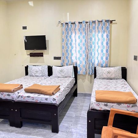 Sri Siri Lodge And Hotel จิกมากาลูร์ ภายนอก รูปภาพ