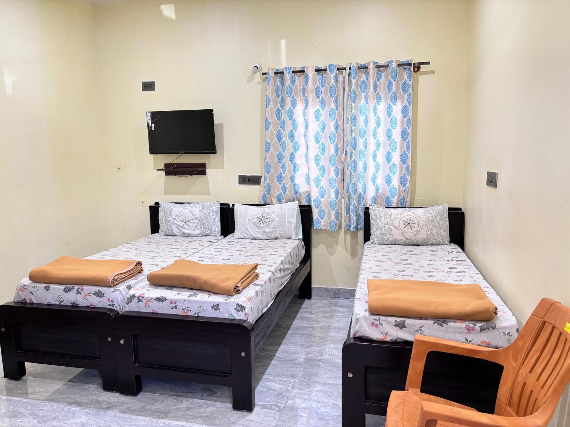 Sri Siri Lodge And Hotel จิกมากาลูร์ ภายนอก รูปภาพ