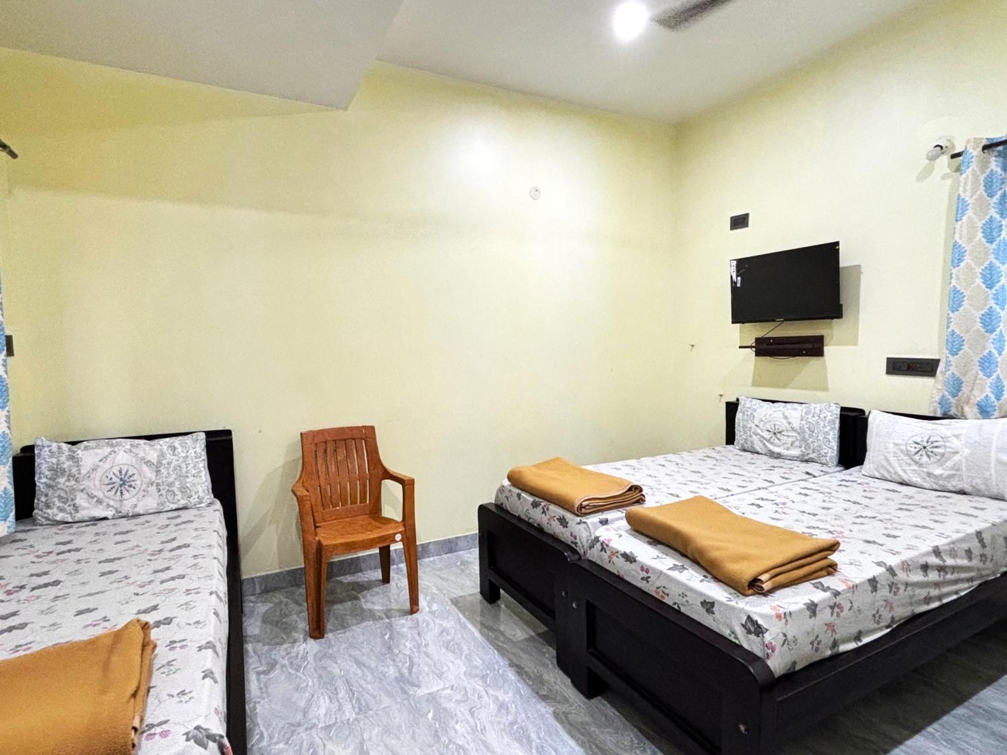 Sri Siri Lodge And Hotel จิกมากาลูร์ ภายนอก รูปภาพ