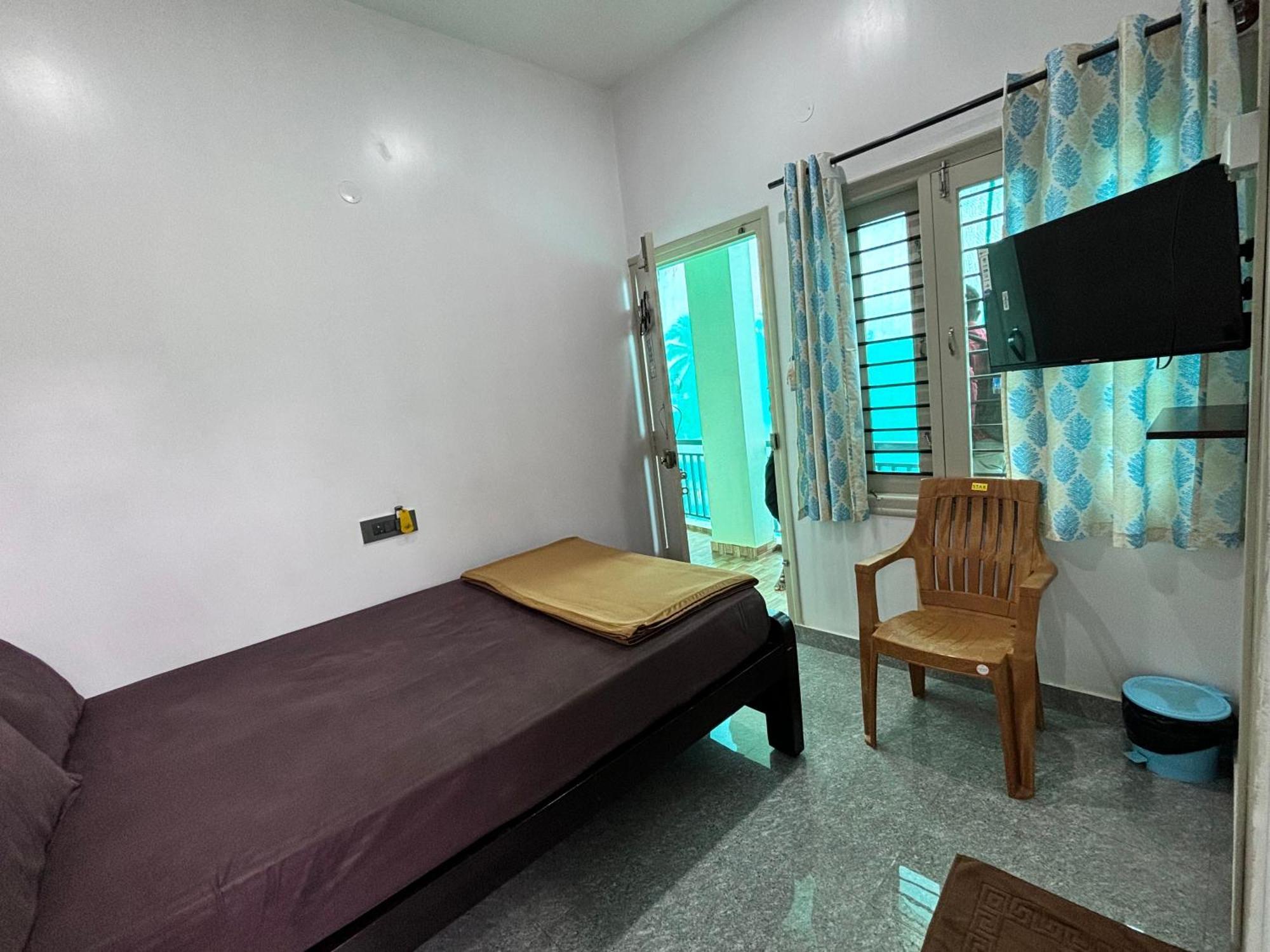 Sri Siri Lodge And Hotel จิกมากาลูร์ ภายนอก รูปภาพ